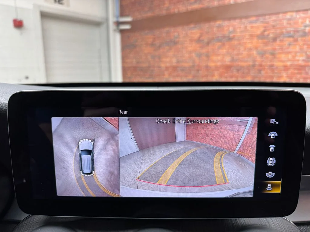 Used 2022 White Mercedes-Benz GLC 300 image 21
