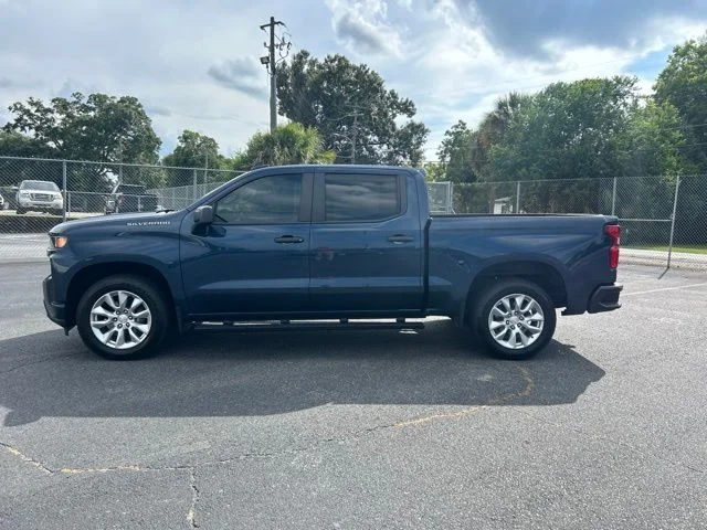 Used 2022 Blue Chevrolet Custom image 2