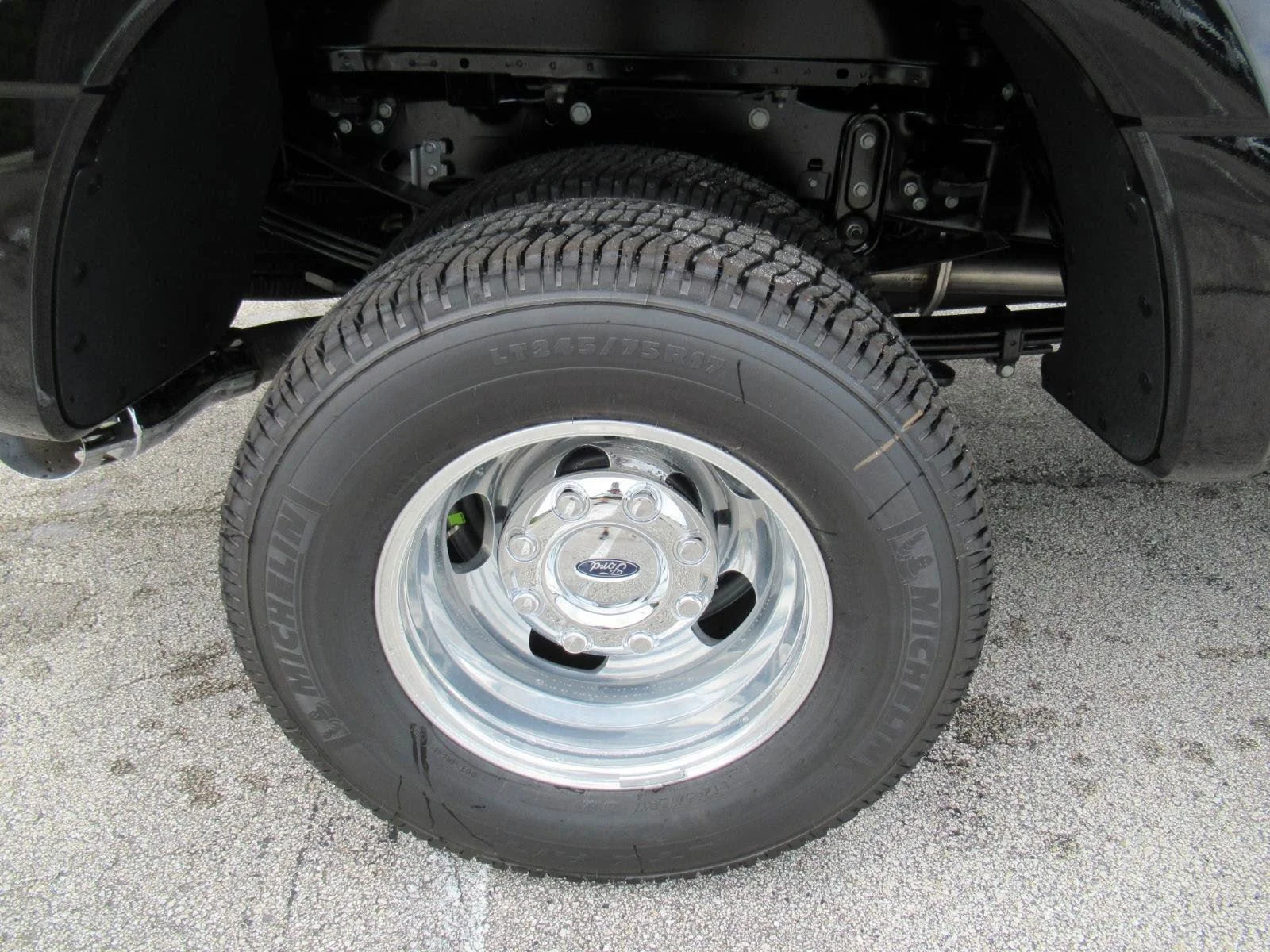 New 2026 Agate Black Metallic Ford F-350® Platinum® image 8