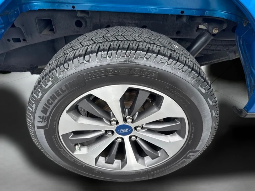Used 2020 Blue Metallic Ford XL image 37