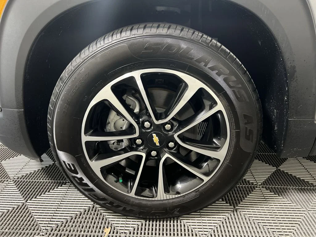 Used 2024 Gray Chevrolet LT image 18