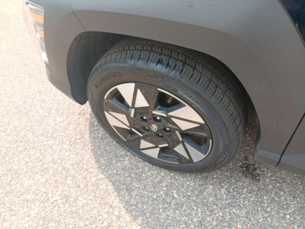 Used 2025 Abyss Black Pearl Hyundai SEL image 12