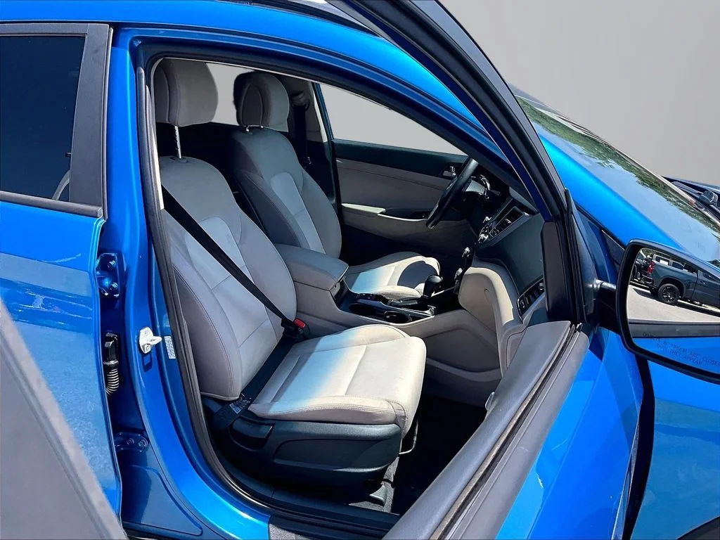 Used 2018 Blue Hyundai Value image 8
