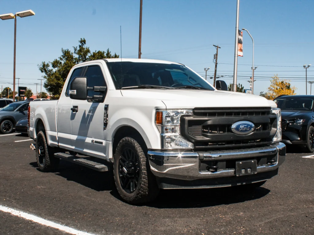 Used 2020 Oxford White Ford XL image 3