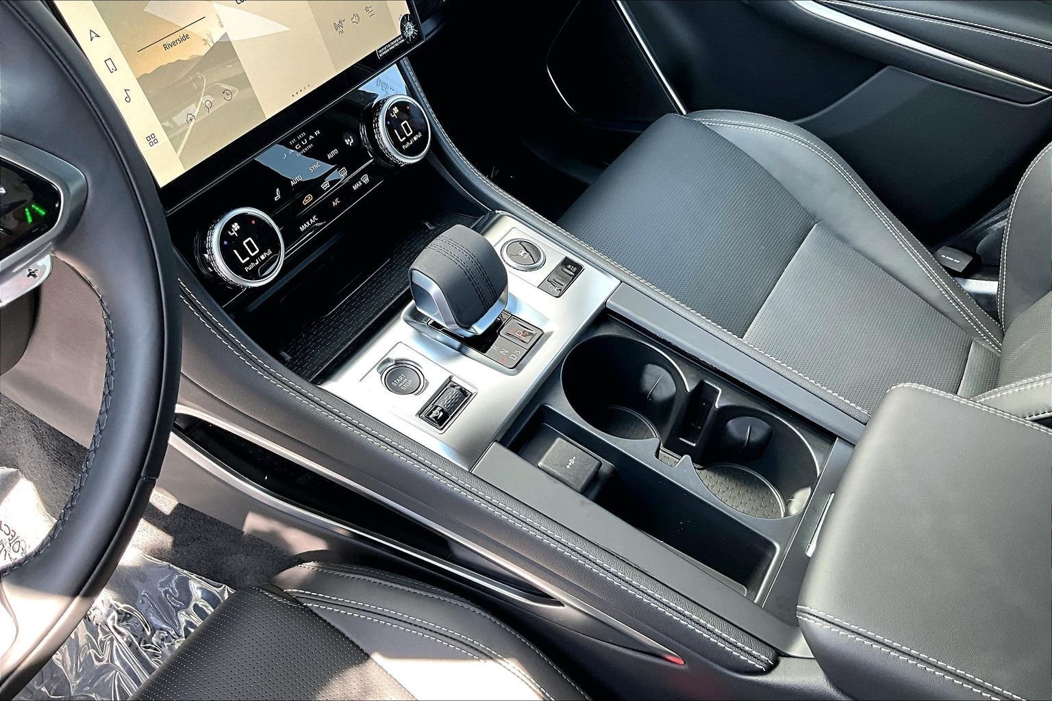 New 2026 Carpathian Grey JAGUAR P250 R-DYNAMIC S image 8
