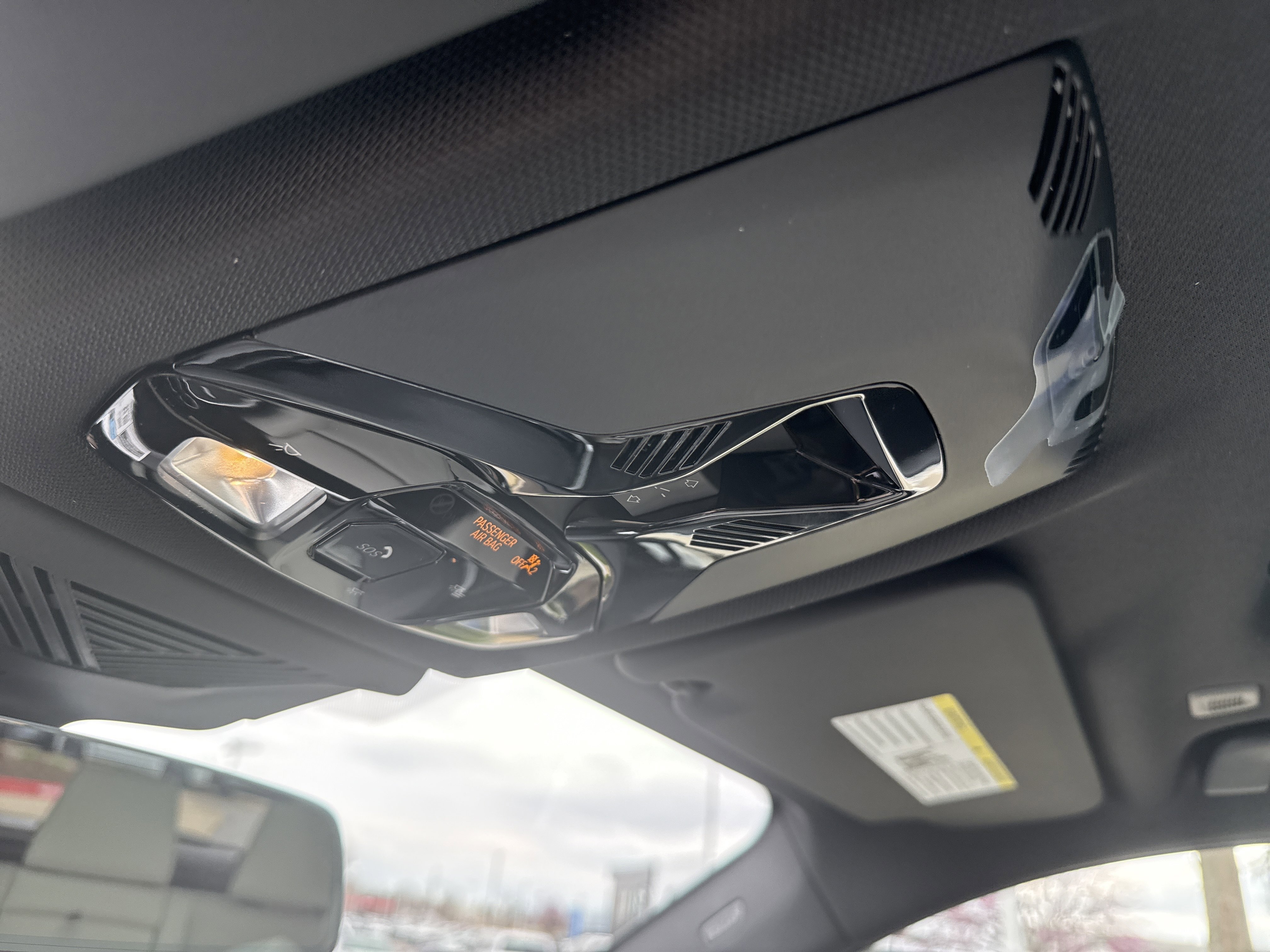 New 2026 0A96 Mineral White Metallic BMW xDrive28i image 23