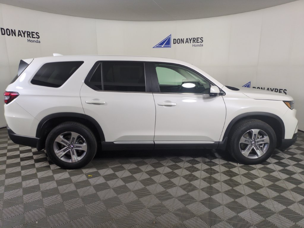 2025 Honda Pilot EX-L - Photo 11