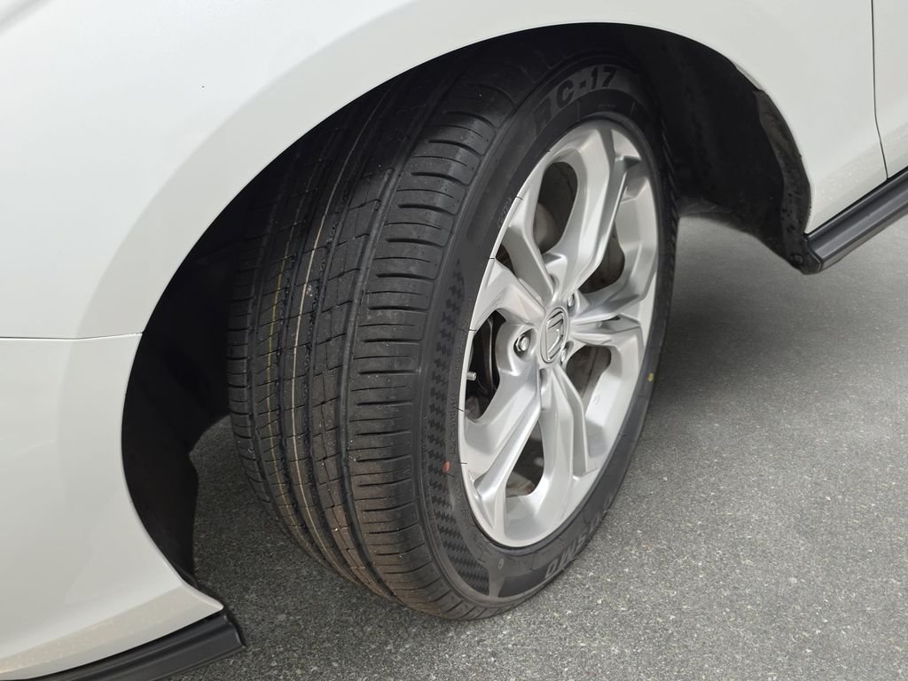 Used 2023 White Honda LX image 29
