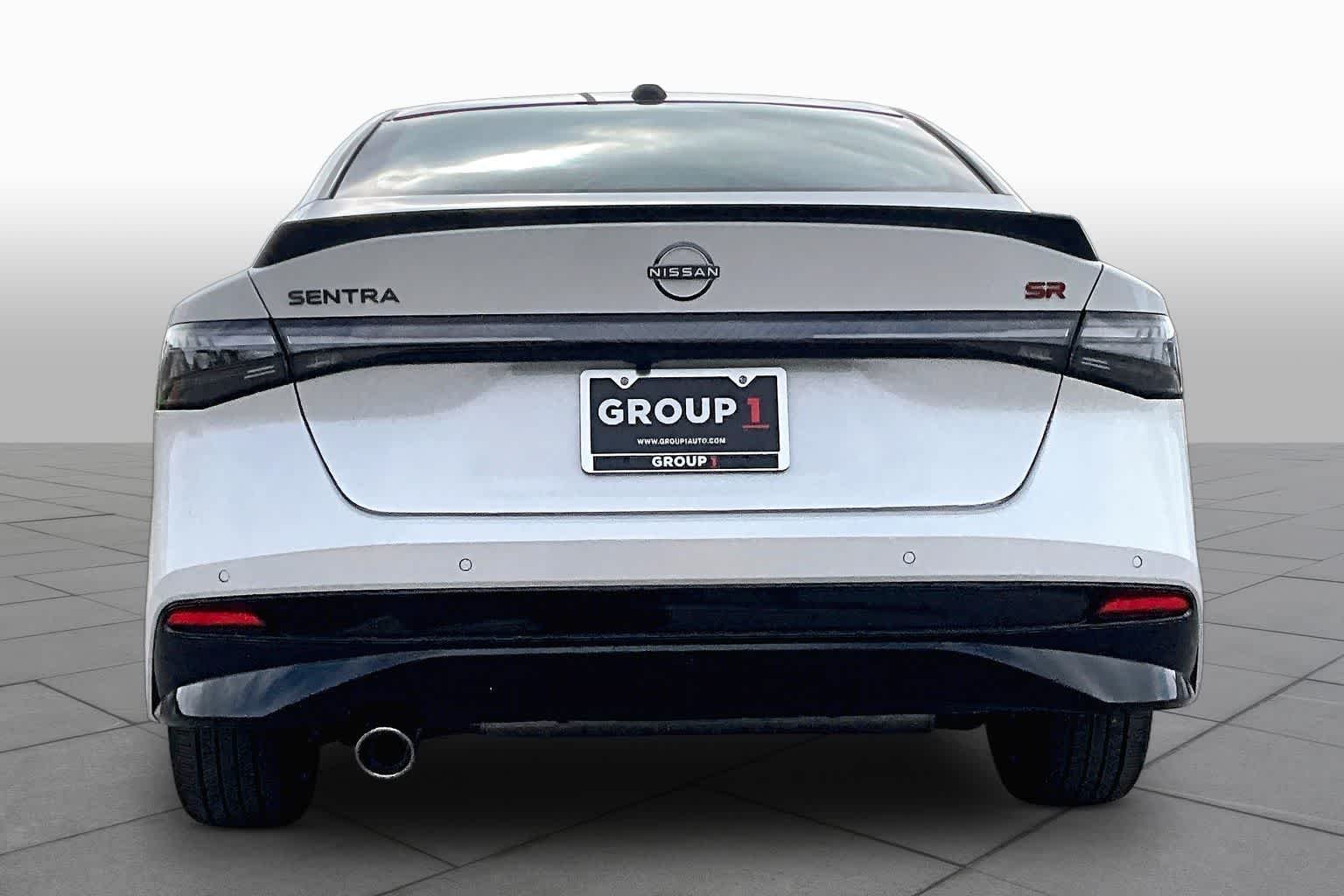 New 2026 Aspen White Tricoat/Super Black Nissan SR image 4