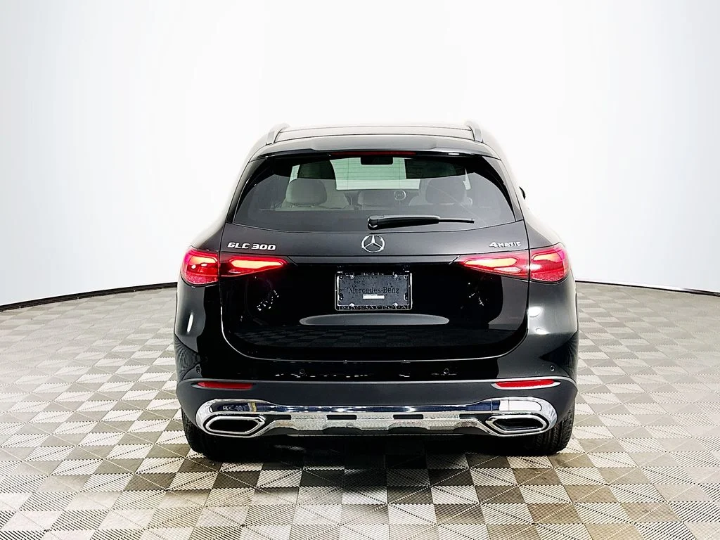 Used 2026 Black Mercedes-Benz GLC 300 image 5