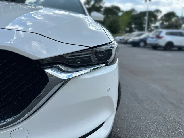 Used 2020 White Mazda Signature image 9
