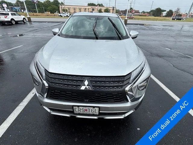 Used 2023 Silver Mitsubishi SE image 6