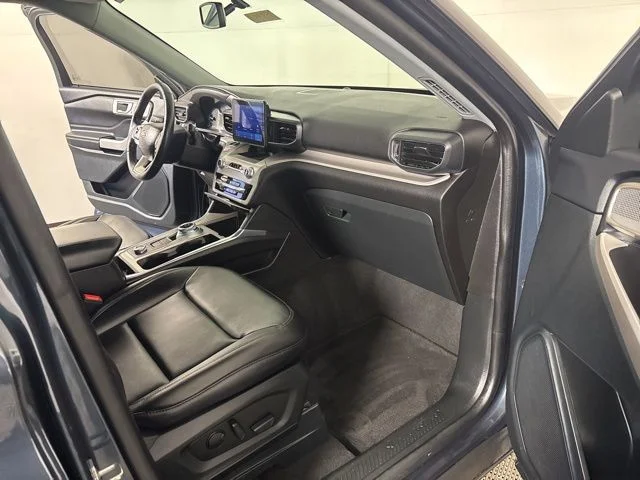 Used 2023 Blue Ford XLT image 28