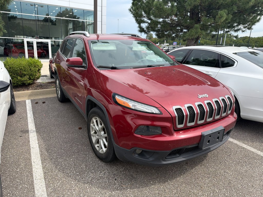 Used 2017 Deep Cherry Red Crystal Pearlcoat Jeep Latitude image 3