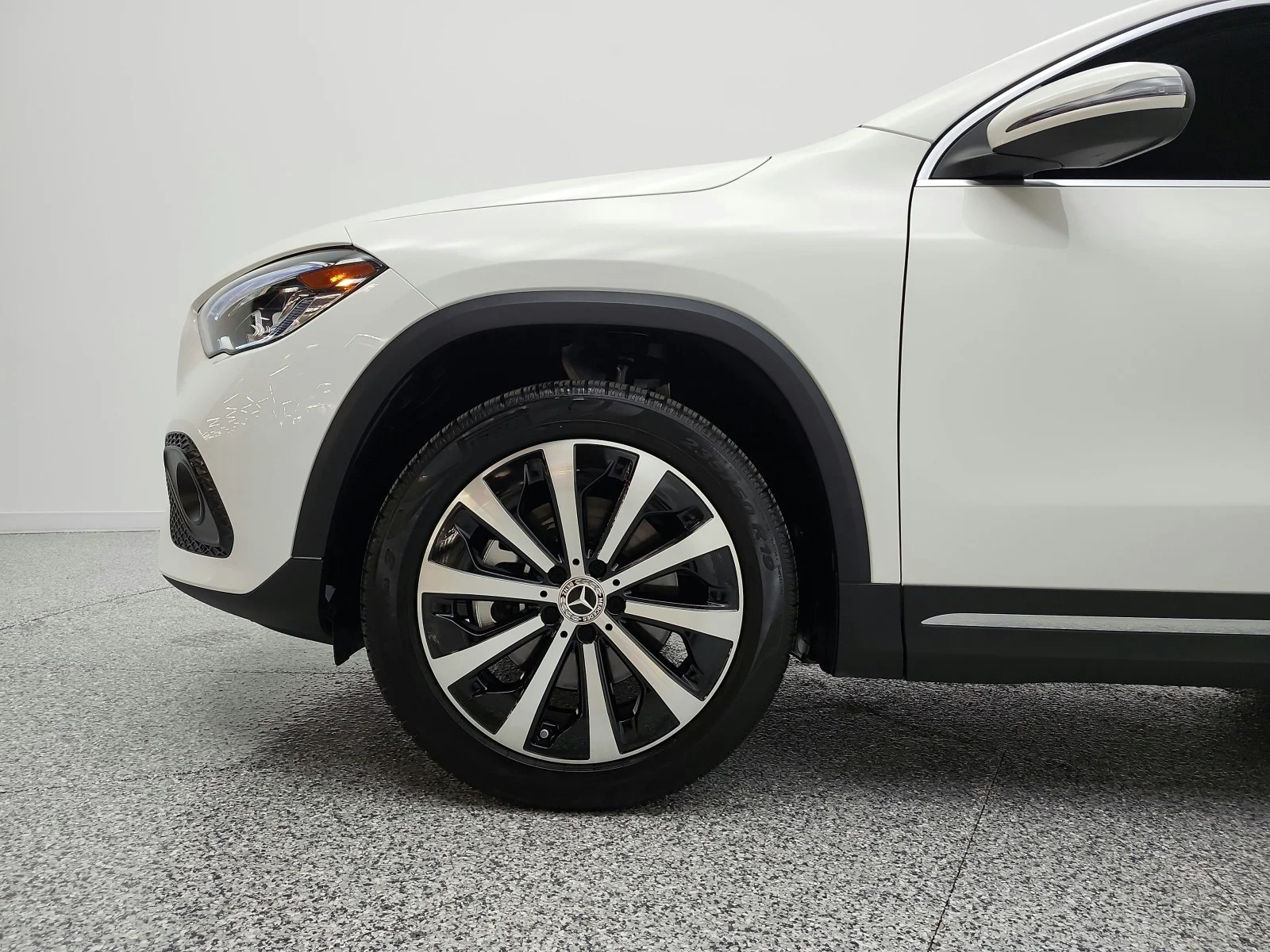 Used 2023 Polar White Mercedes-Benz GLA 250 SUV image 29