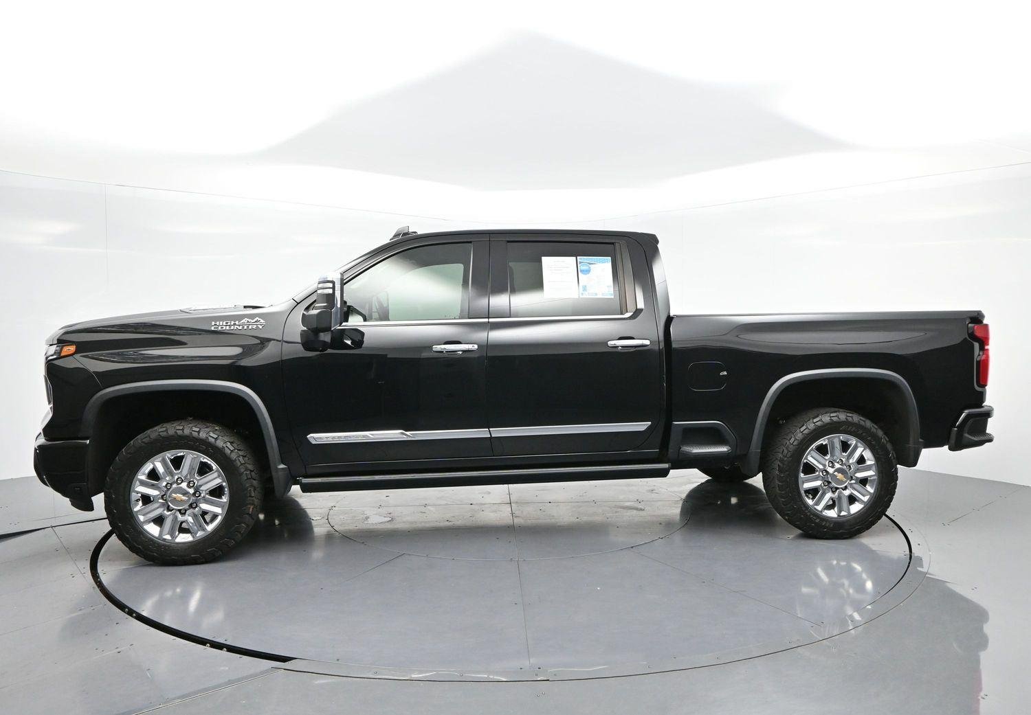 Used 2024 Black Chevrolet High Country image 4