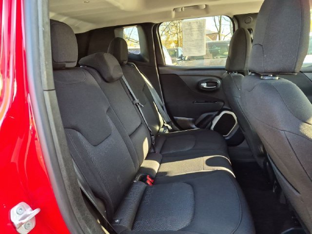 Used 2017 Red Jeep Latitude image 28