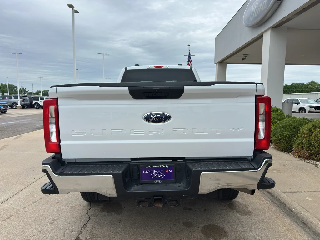 Used 2024 Oxford White Ford XLT image 9