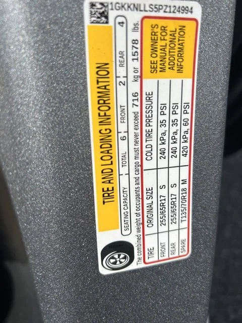 Used 2023 Silver GMC AT4 image 33