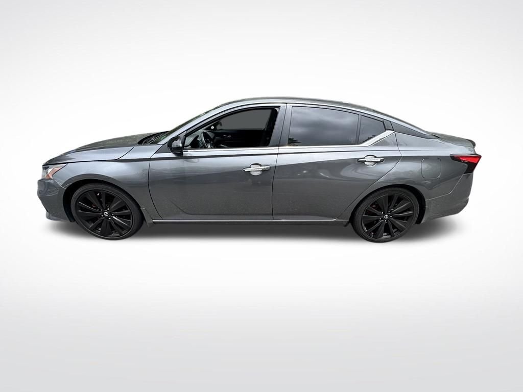 Used 2022 Gray Nissan 2.5 SR image 2