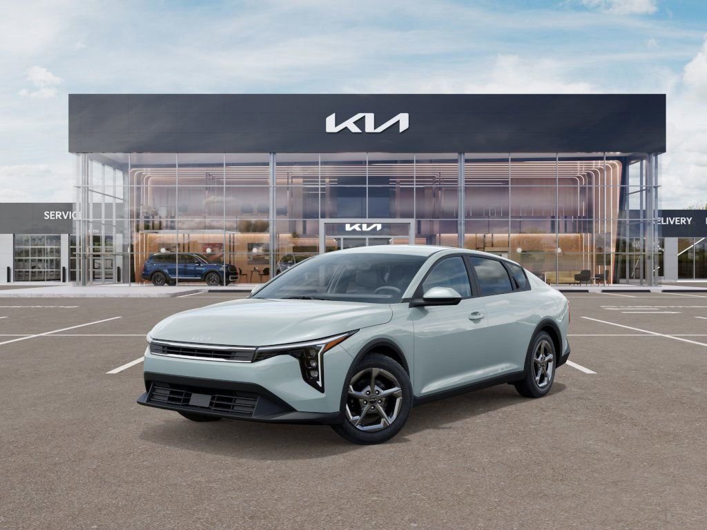 2026 Kia K4 LXS AT's photo