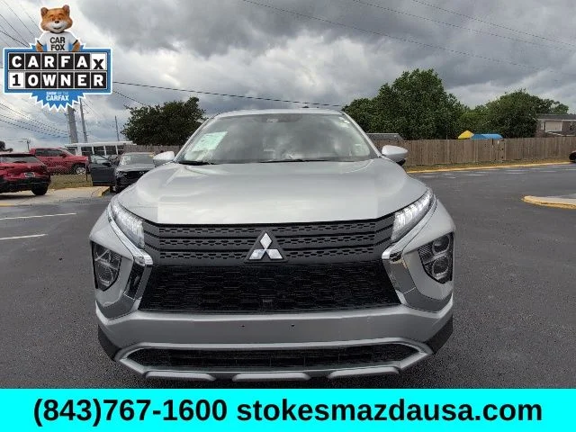 Used 2025 Silver Mitsubishi SE image 12