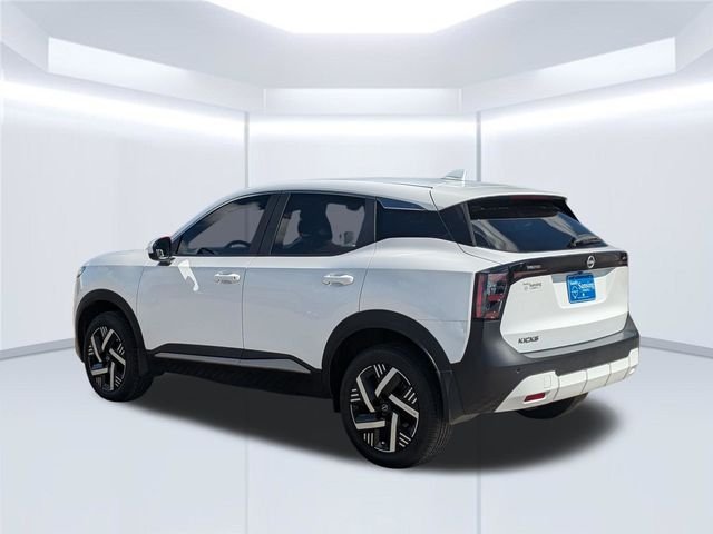 Used 2025 White Nissan SV image 3