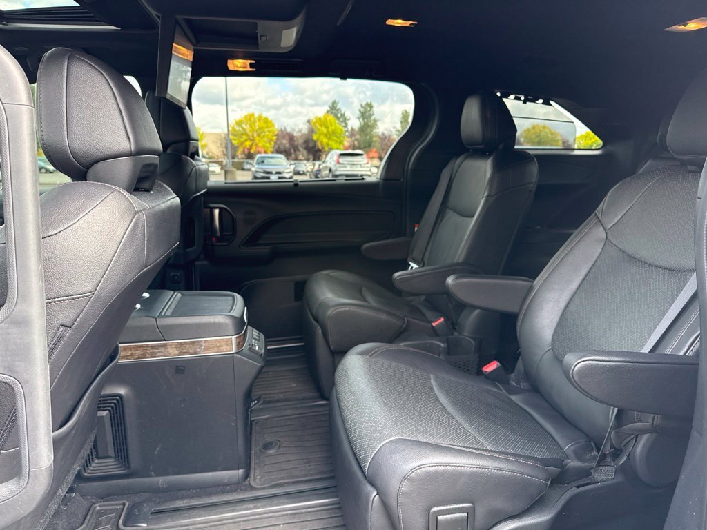 Used 2025 Wind Chill Pearl Toyota Platinum image 21