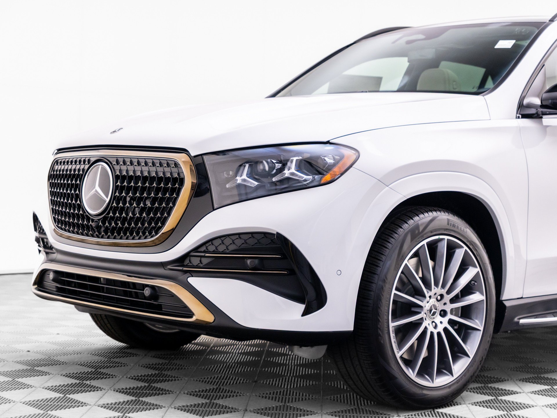 New 2027 White Mercedes-Benz GLE 450 image 40