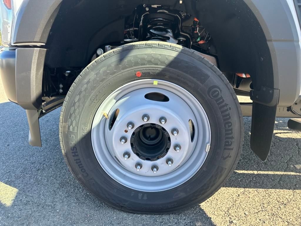 New 2025 Oxford White Ford XL image 19