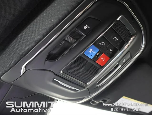 New 2026 Diamond Black Crystal Pearl-Coat Exterior Paint Jeep Limited image 66