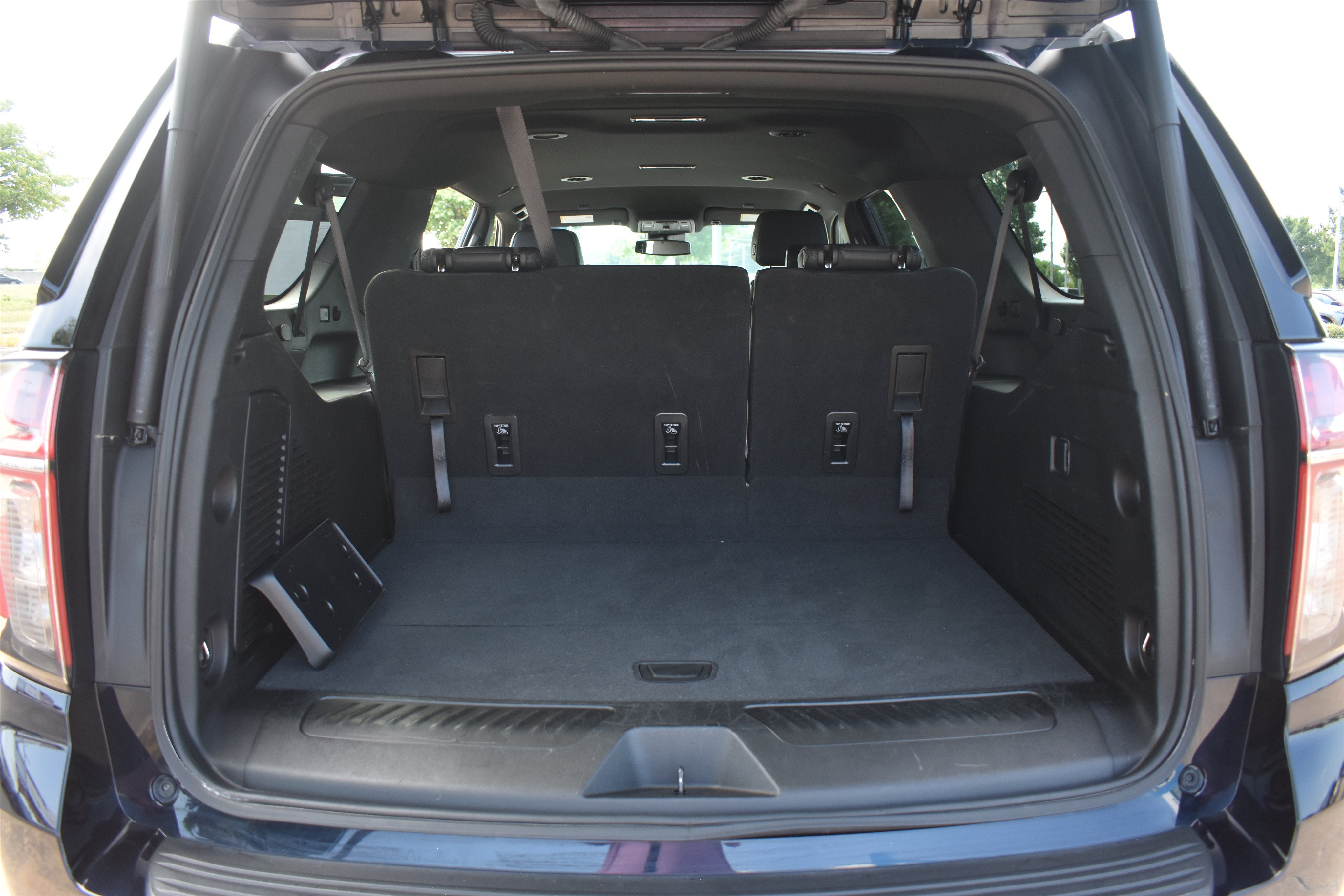 2023 Chevrolet Suburban LT - Photo 18