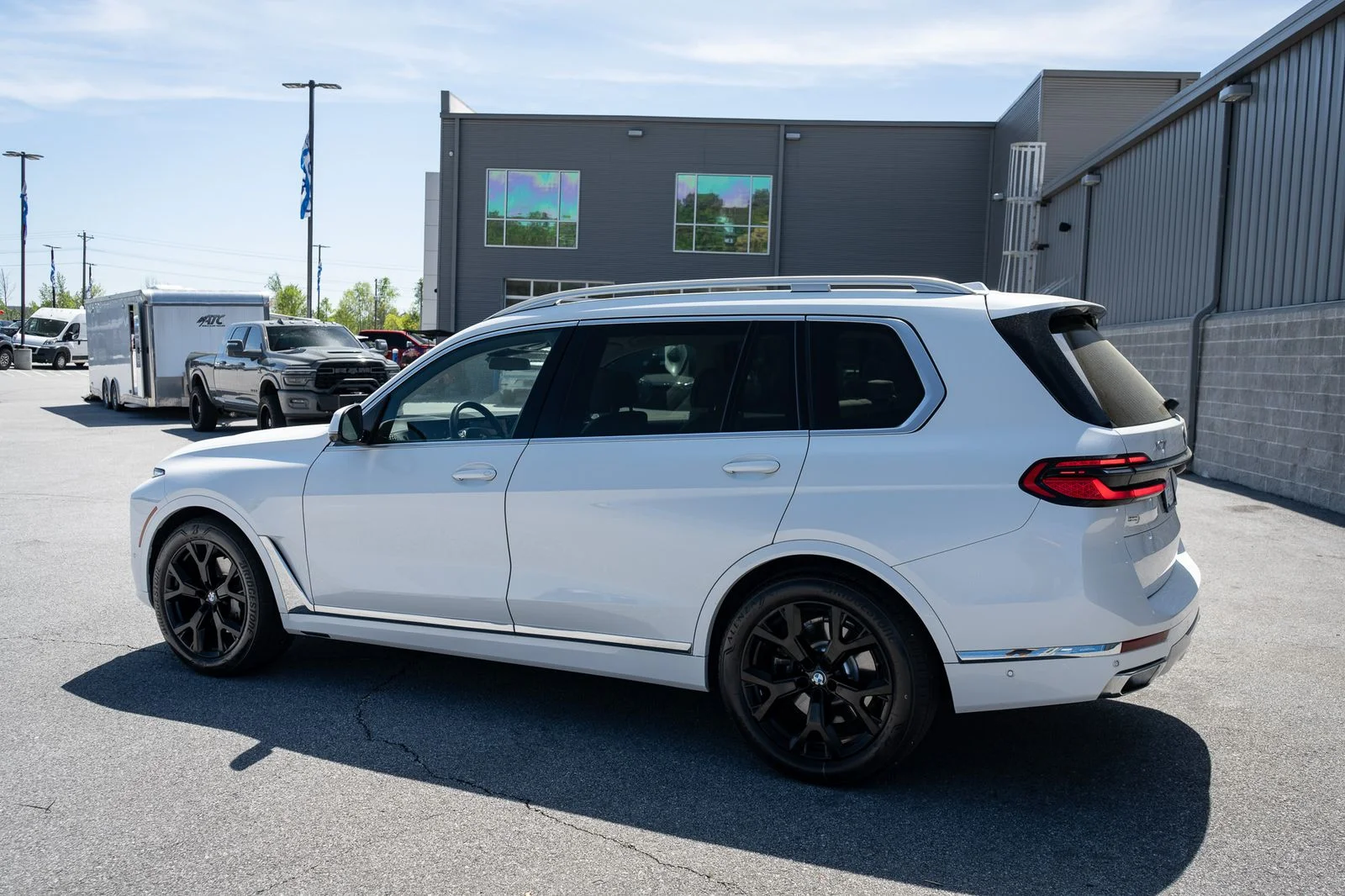Used 2023 White BMW xDrive40i image 14
