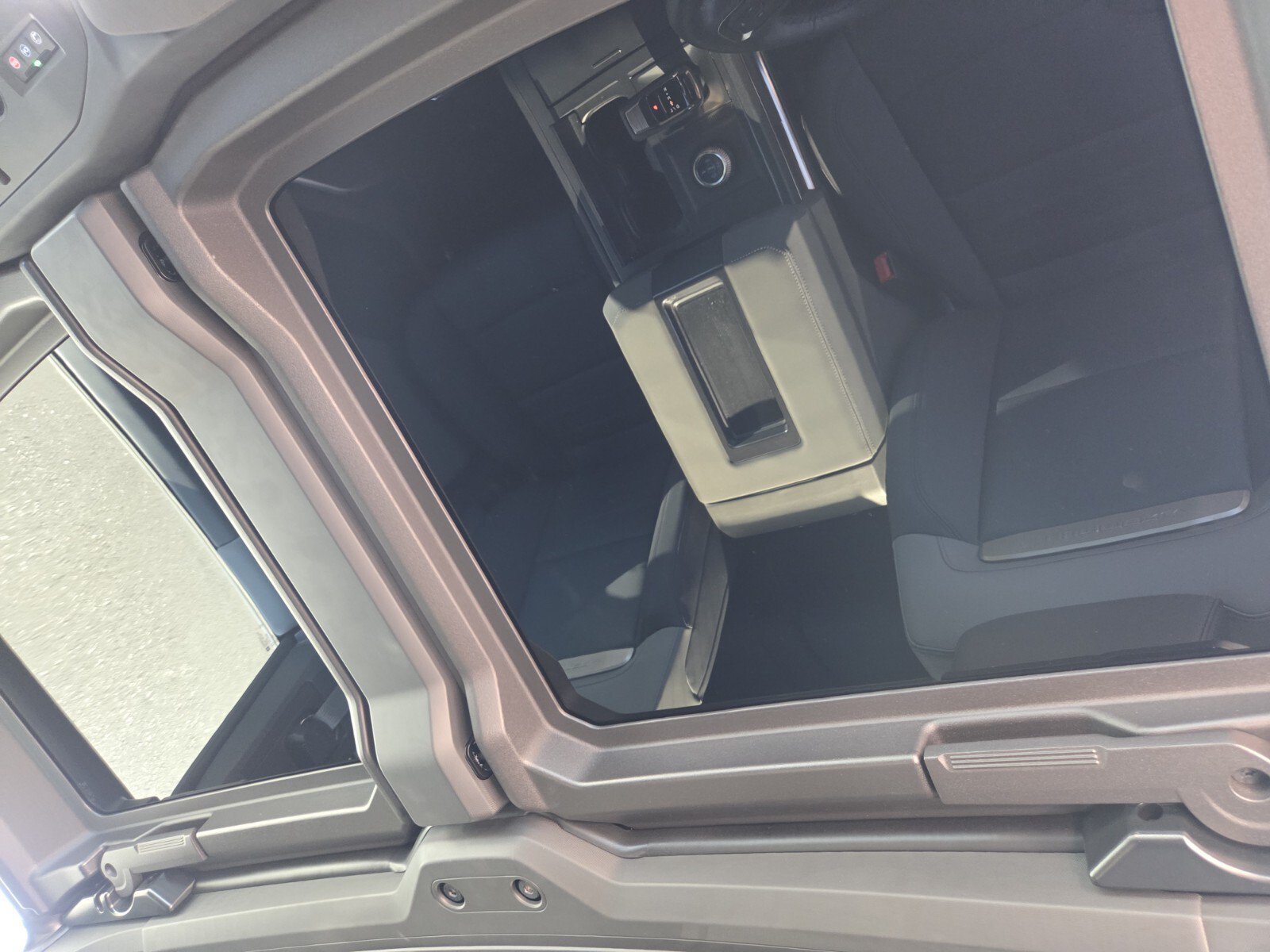 Used 2025 Interstellar White GMC 2X image 20