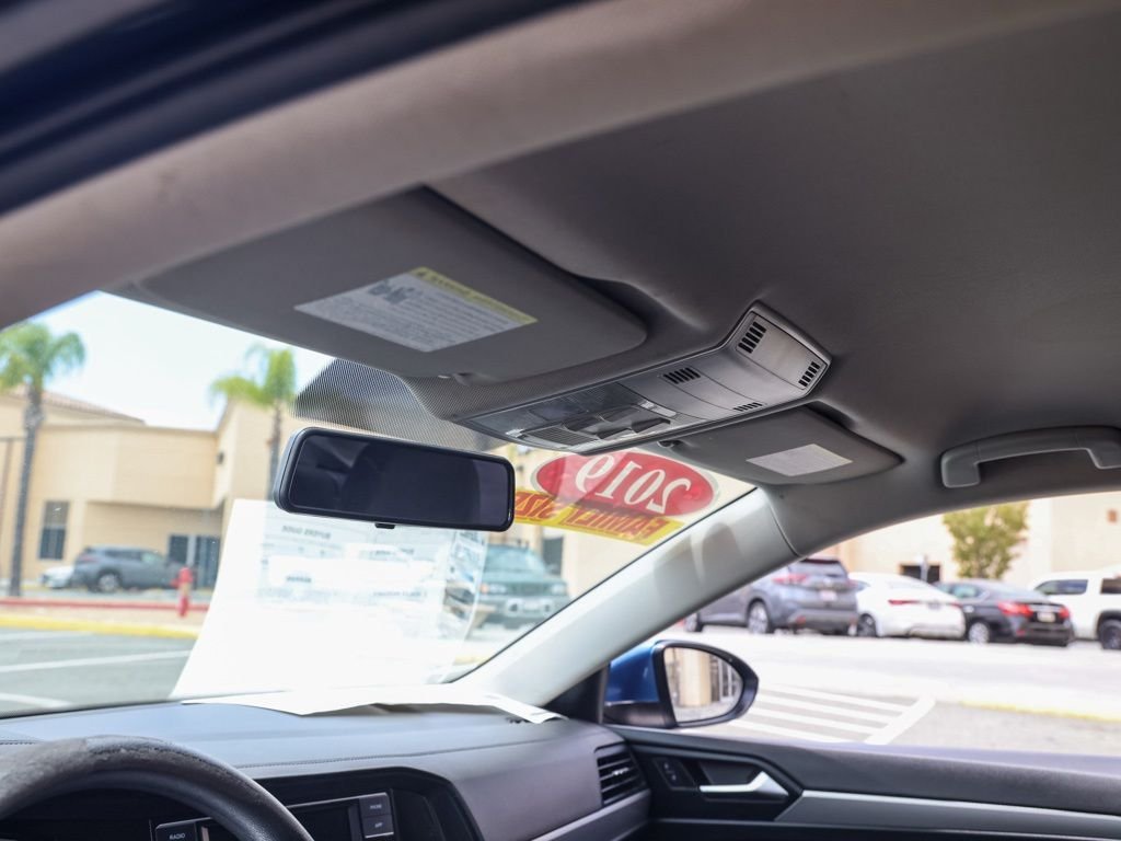 Used 2019  Volkswagen 1.4T SE image 12