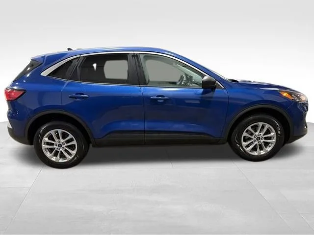 Used 2022 Blue Ford SE image 8