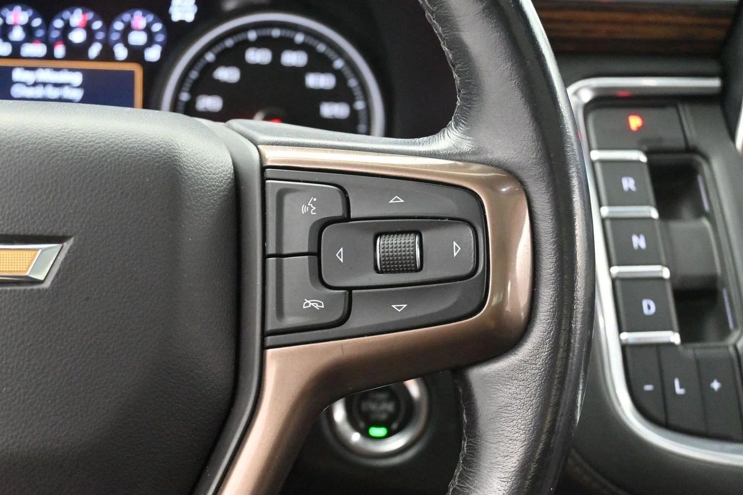 Used 2021 IRIDESCENT PEARL TRICOAT Chevrolet High Country image 16