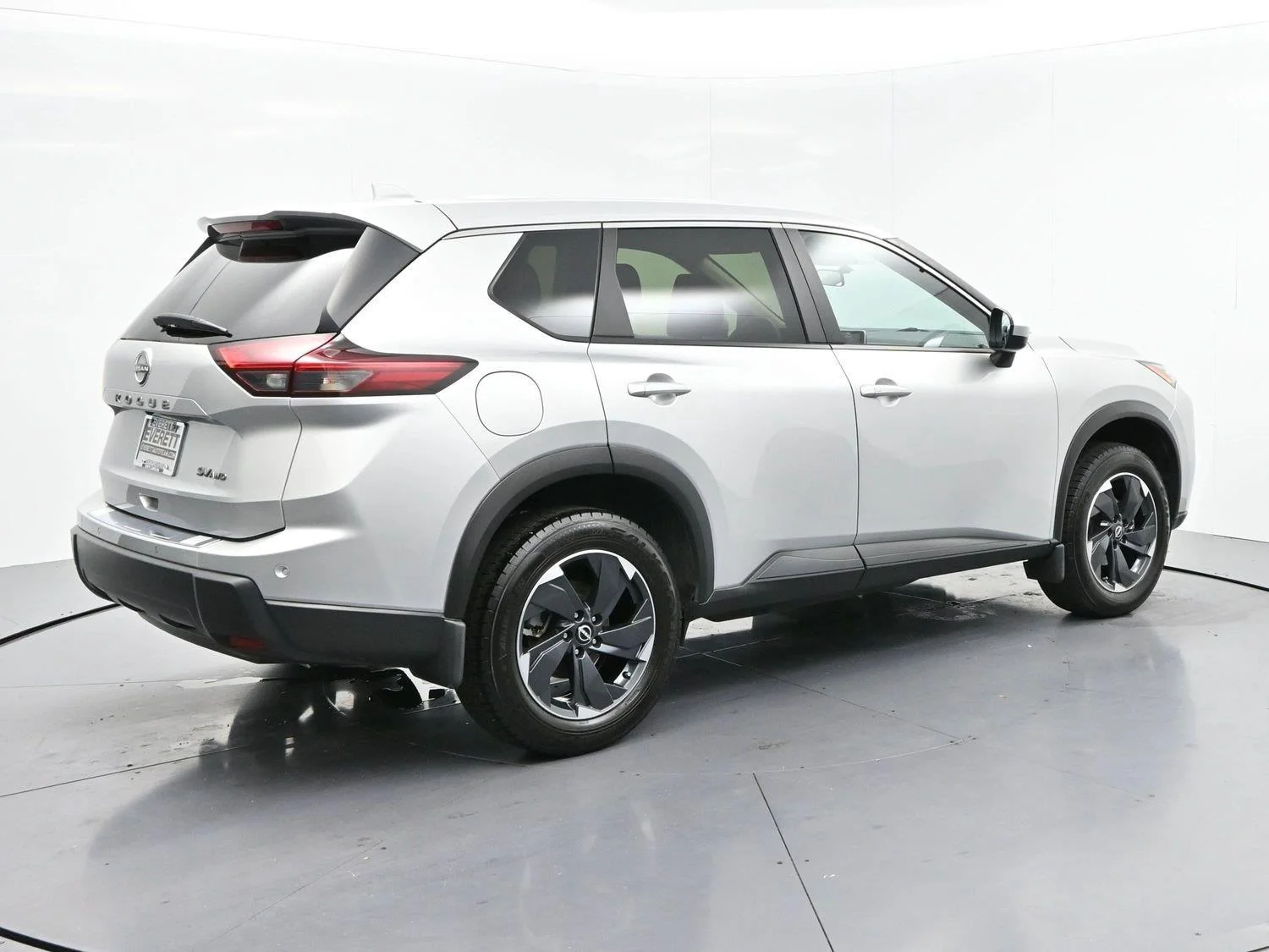 Used 2024 Silver Nissan SV image 7