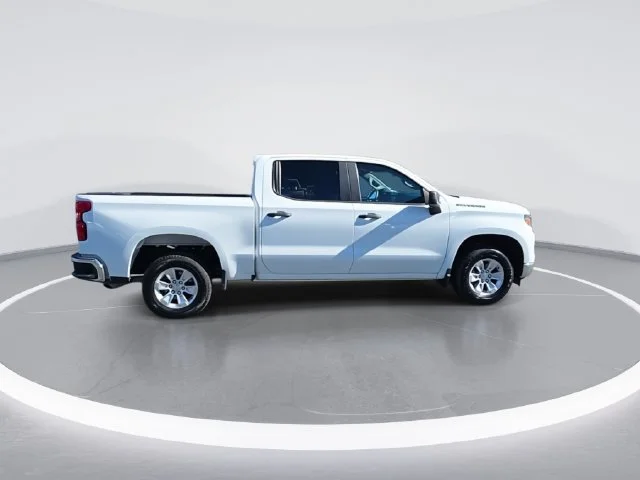 Used 2022 White Chevrolet WT image 9