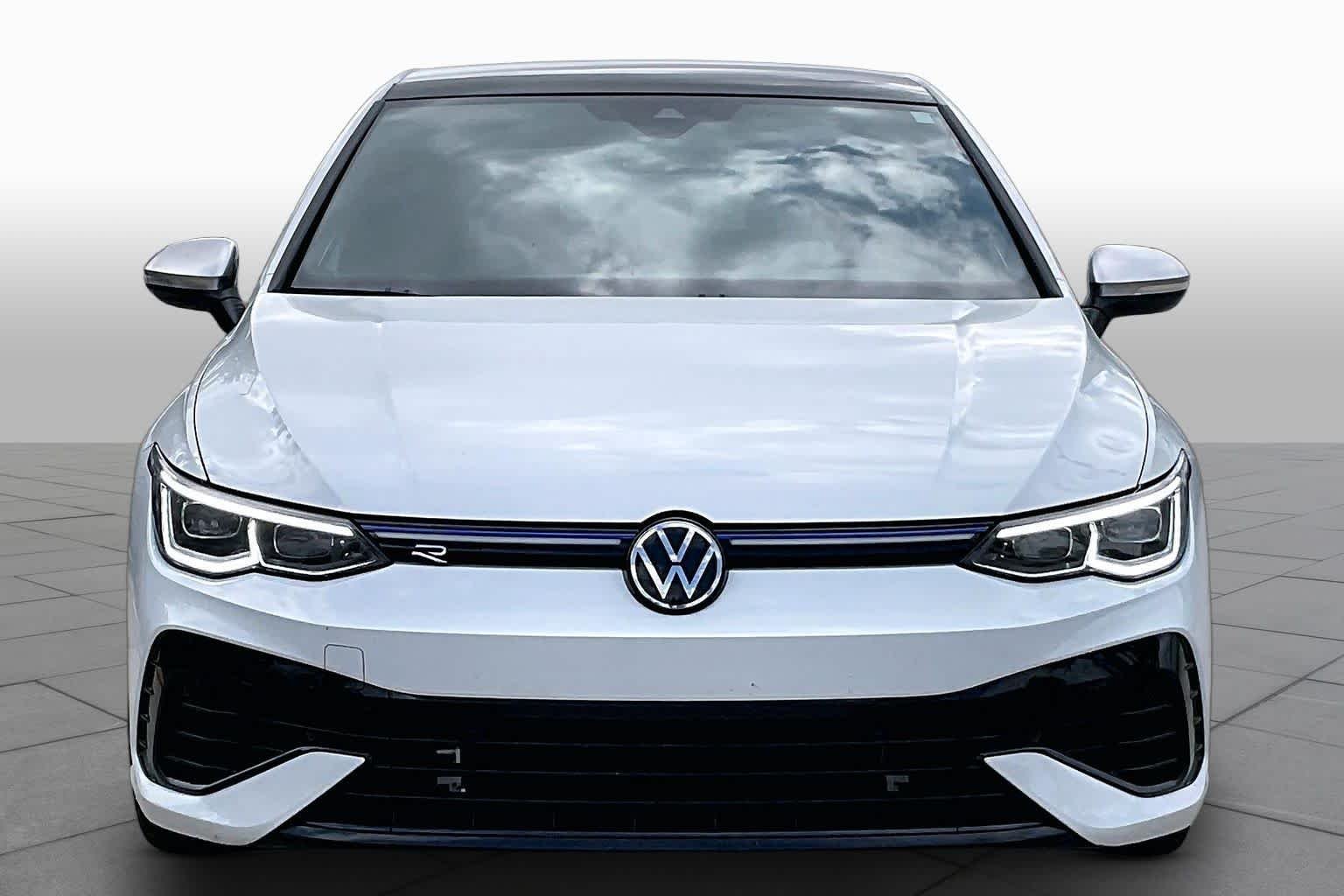 Used 2024 Pure White Volkswagen  image 4