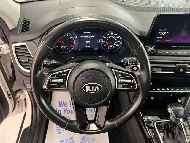 Used 2021 White Kia SX image 26