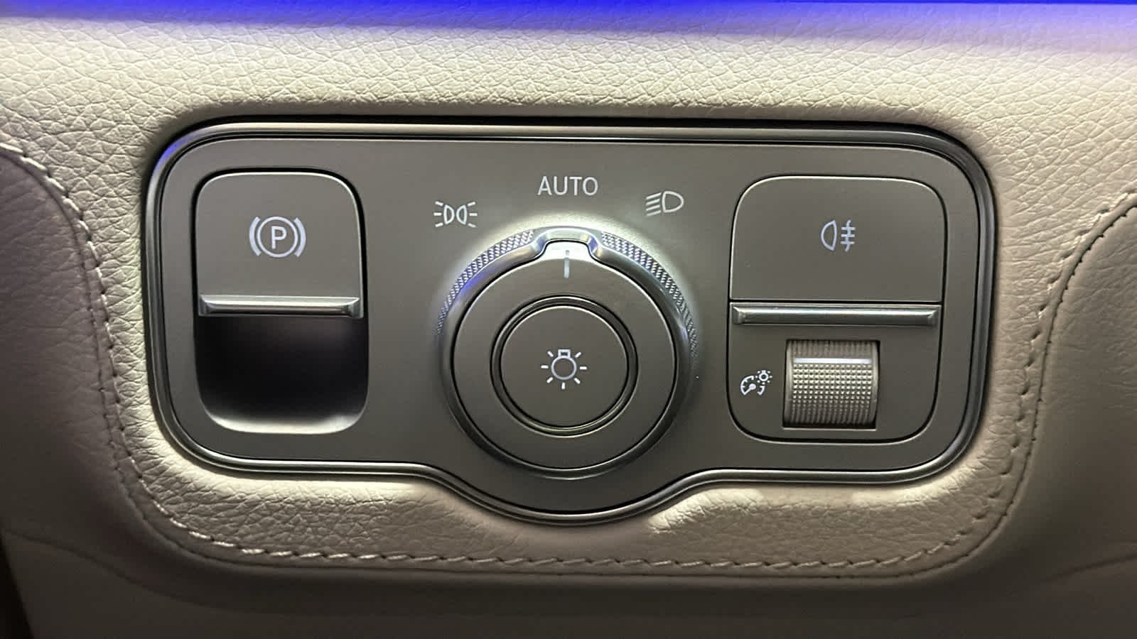 New 2026 Twilight Blue Metallic Mercedes-Benz AMG® GLE 53 image 17