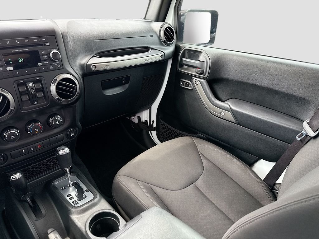 Used 2017 Bright White Clearcoat Jeep Sport image 19