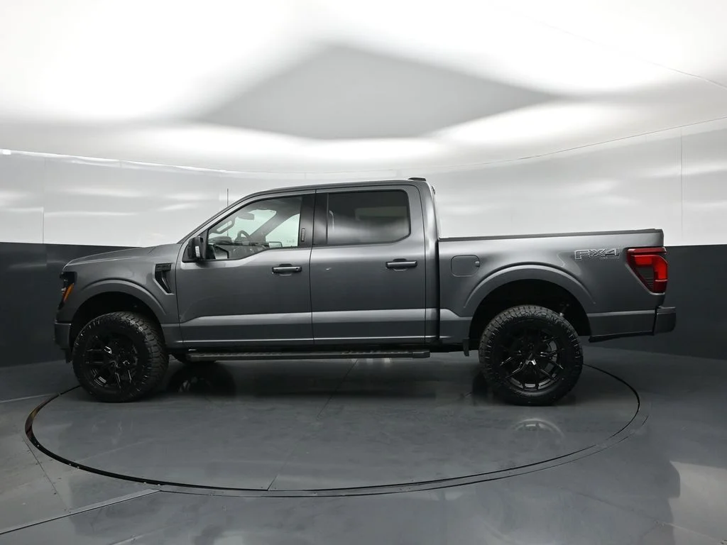New 2026 Carbonized Gray Metallic Ford XLT image 23