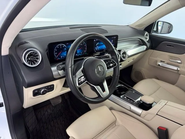 Used 2022  Mercedes-Benz GLB 250 image 12