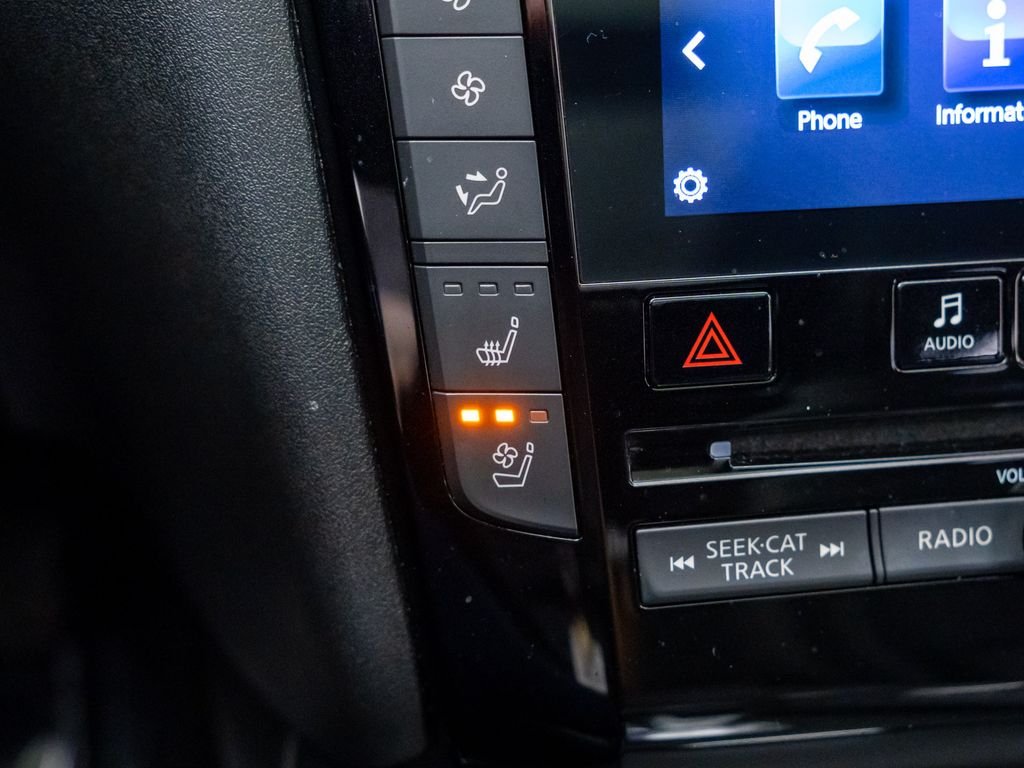 Used 2019 Black Obsidian INFINITI ESSENTIAL image 33