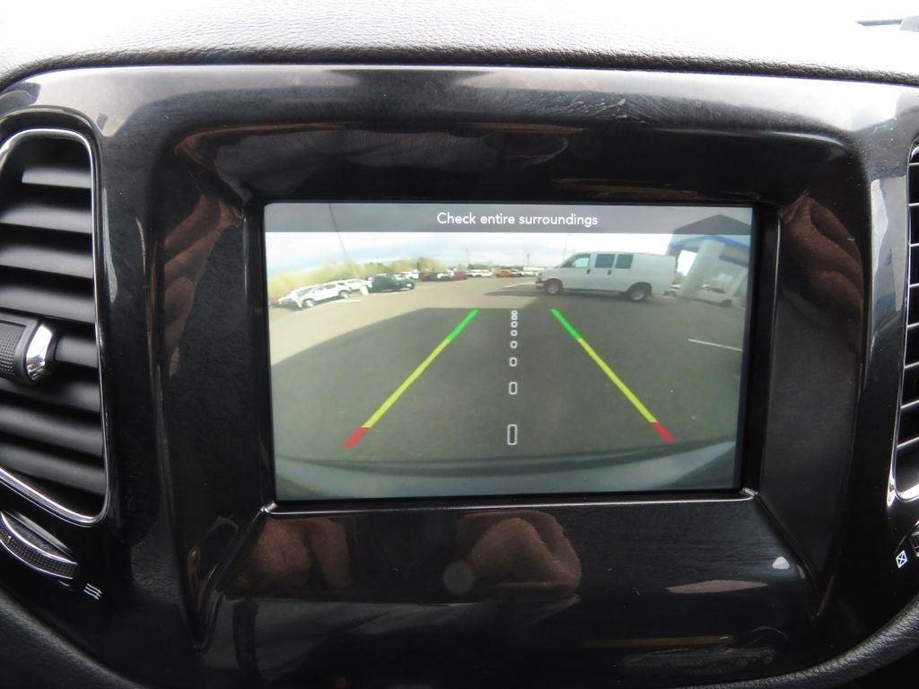 Used 2019 Granite Crystal Metallic Clear Jeep Altitude image 28