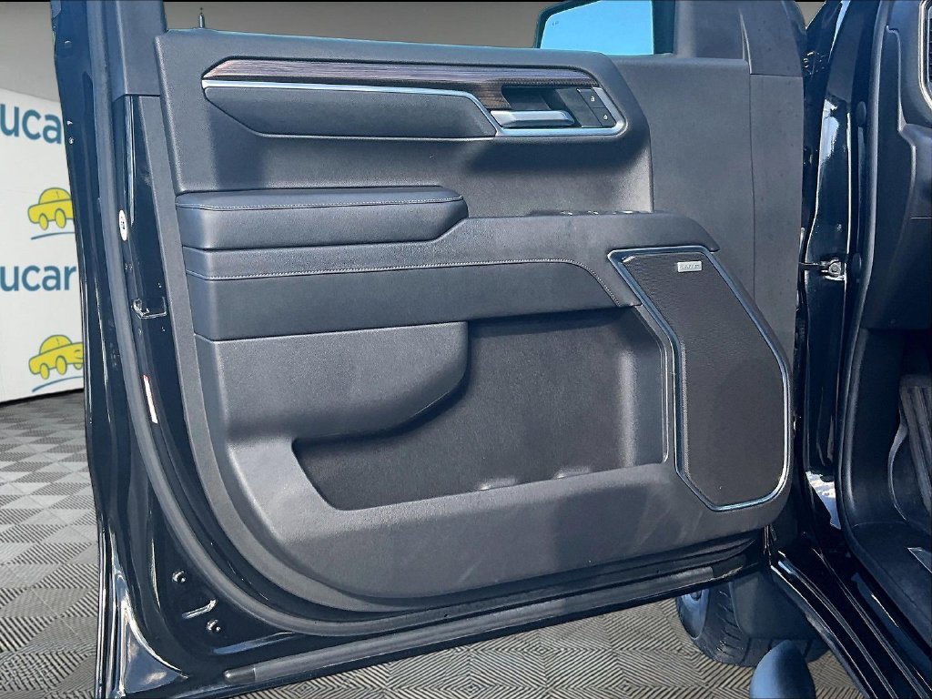 Used 2022 Black Chevrolet RST image 9