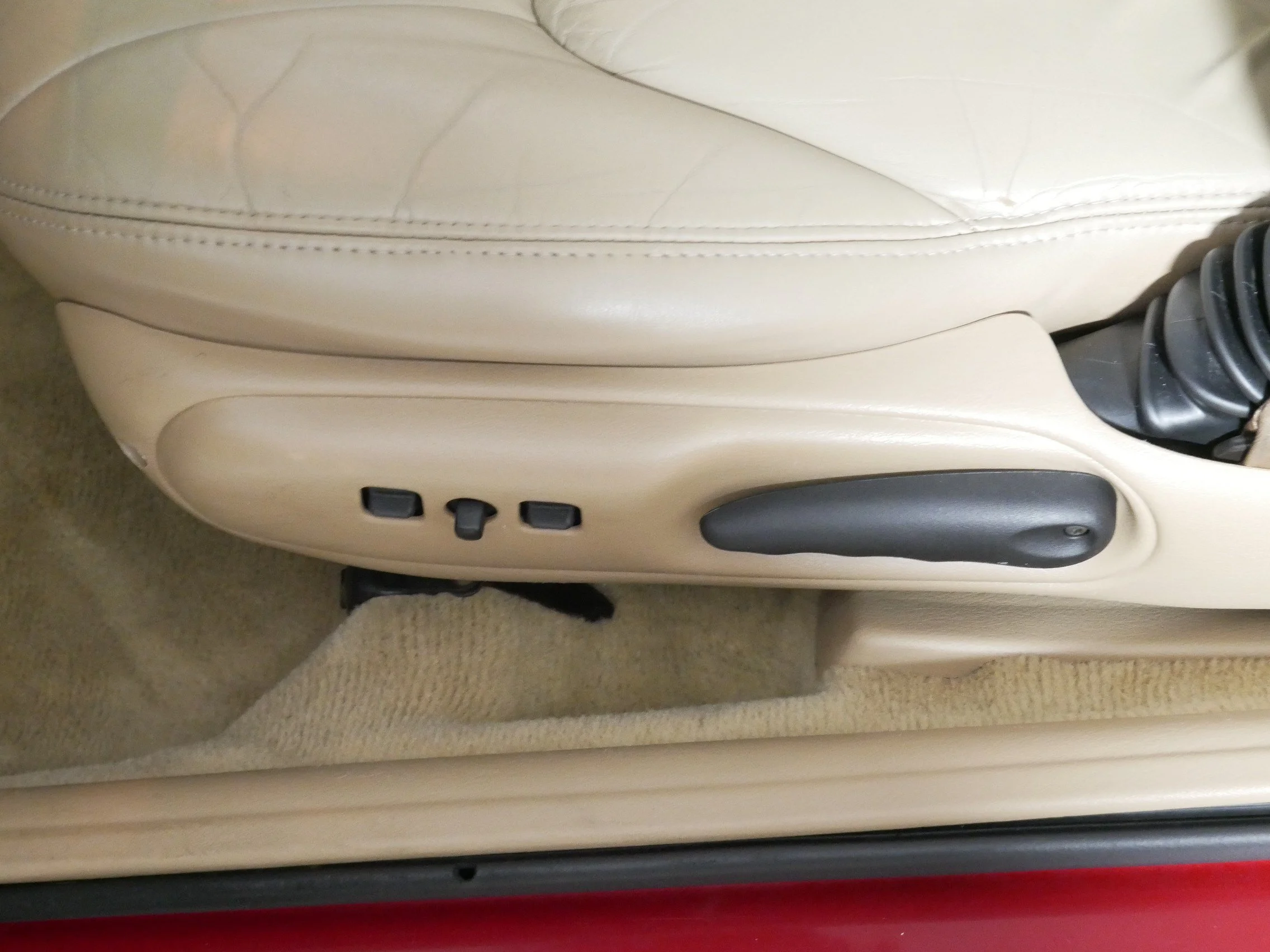 Used 2000 Deep Cranberry Pearl Chrysler JXi image 20