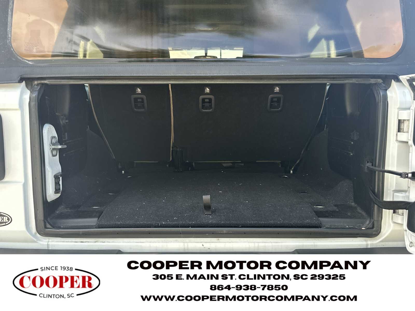Used 2018 Bright White Clearcoat Jeep Sahara image 18